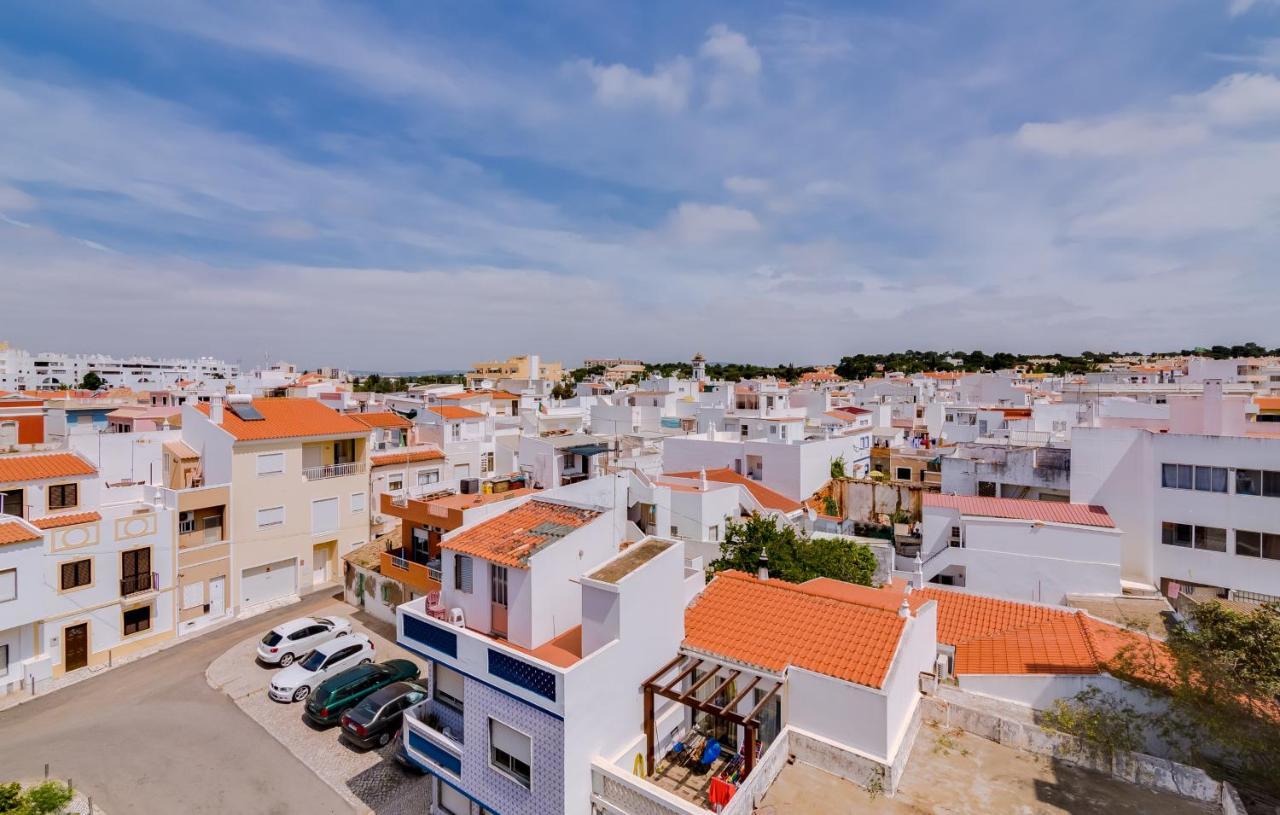 Апартаменты Loky - Near Quarteira Center Экстерьер фото